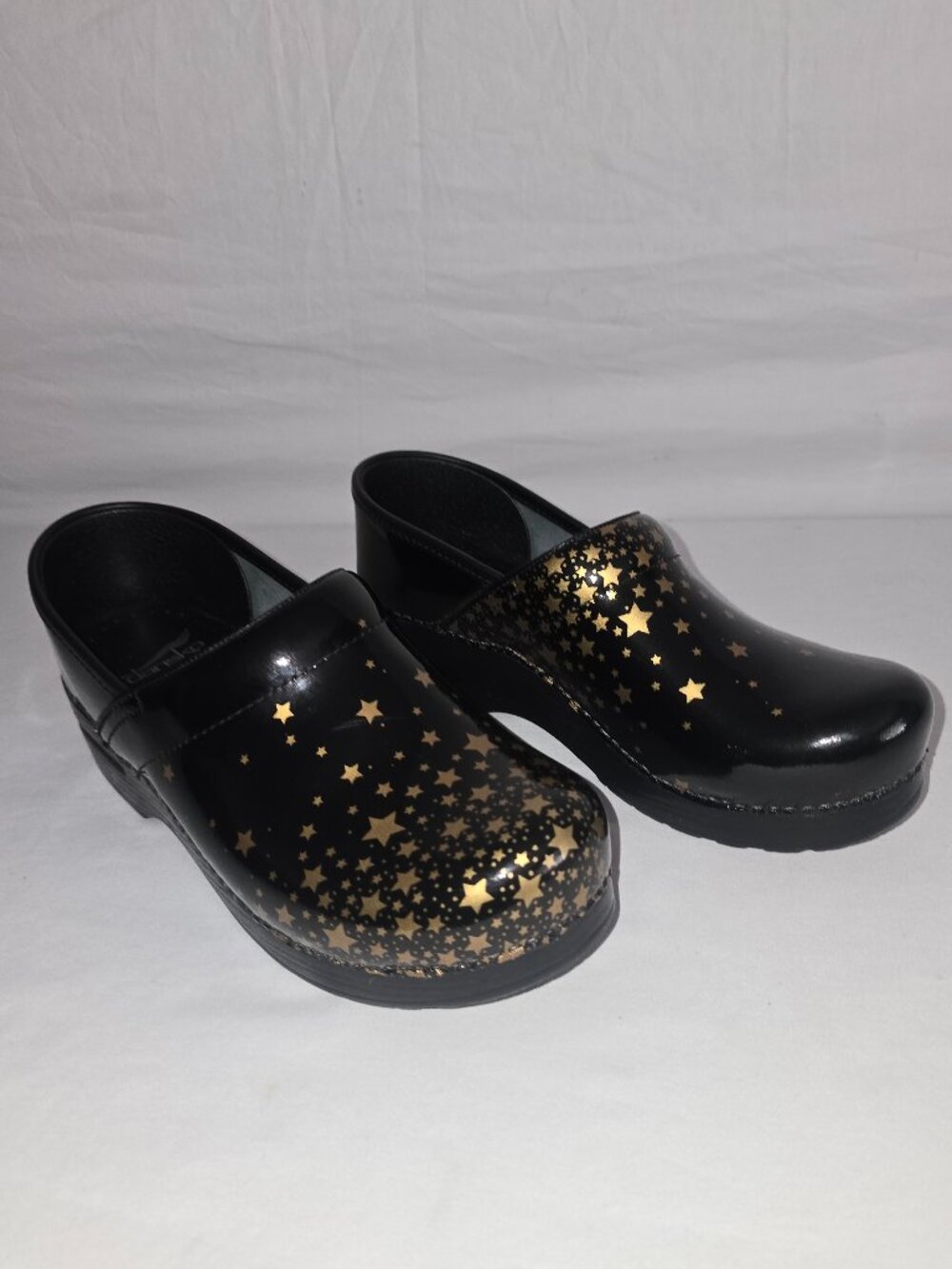 DANSKO Falling Gold Stars Black Patent Leather Clogs Women's Eu 39 US 8.5 / 9